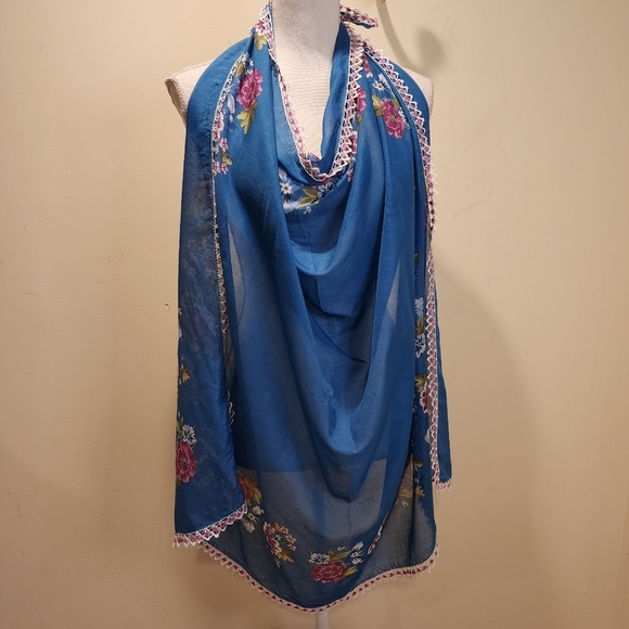 WOMEN'S Large Blue Floral Light Weight Scarf 37" x 39" - Picture 1 of 10